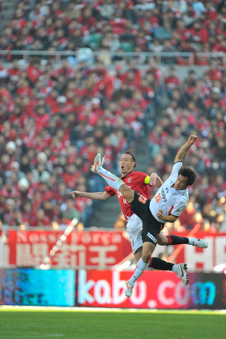 2008年、浦和・田中マルクス闘莉王とのマッチアップ　©︎Toshiya Kondo