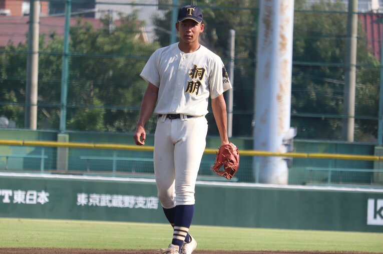 桐朋高のショートを守る森井翔太郎。その強肩はプロでも屈指との評価 ©︎Yu Takagi