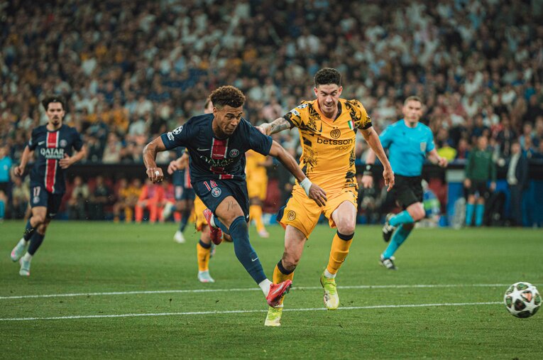 ドゥエが叩き込んだチーム3点目　©Taisei Iwamoto