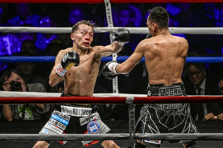 堤聖也vs.ノニト・ドネア。12月17日、両国国技館　©Takuya Sugiyama