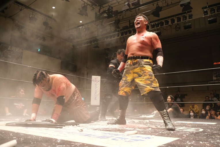 蛍光灯で殴り合い、大流血して…メキシコ人デスマッチファイター「もっと日本にいたい」ビオレント・ジャックの切実な思い「外国人がって…でも、ここがオレの家」(44)