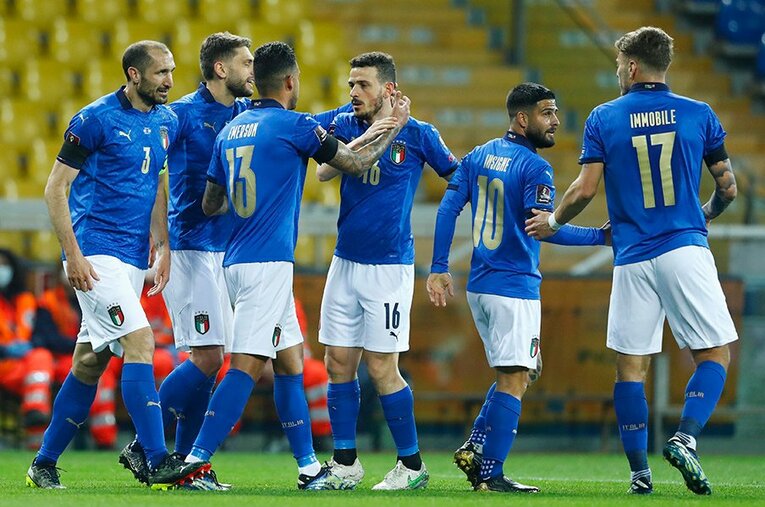 悪夢のW杯予選敗退から4年。アズーリは再生の一歩をしるした ／ photograph by Getty Images
