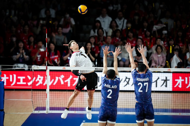 西田有志（VNLイラン戦）　©︎Volleyball World