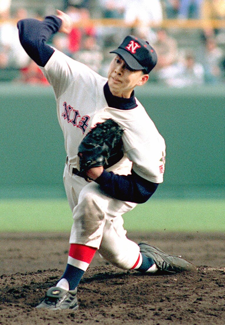 唯一の甲子園となったセンバツで力投する館山　©SANKEI SHIMBUN