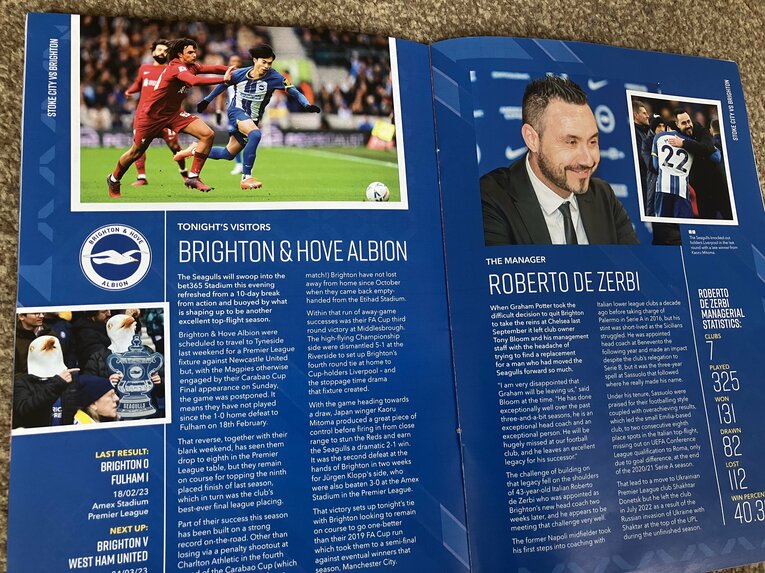 写真は2月28日、FAカップ・ストーク戦のマッチデープログラム。やはりアウェイチームの主役に三苫を選んでいる