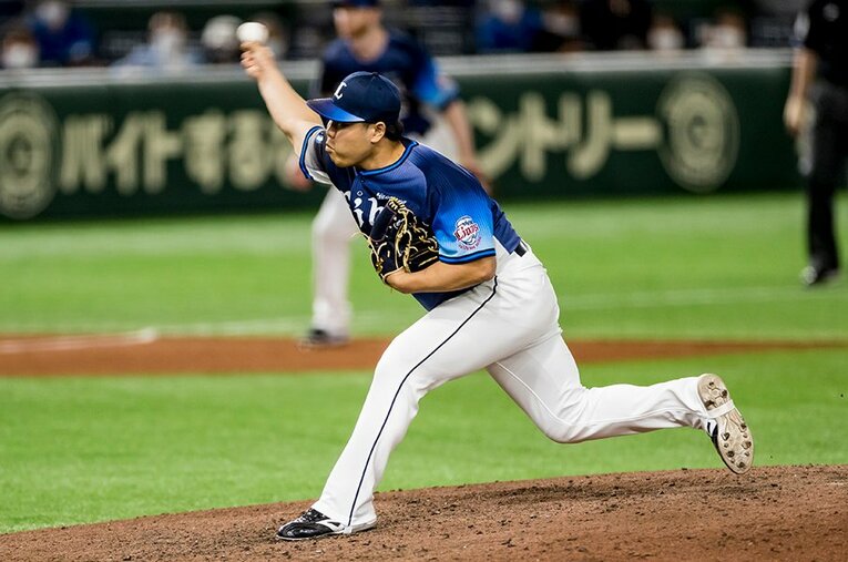 恵まれた体格から剛球を投げ込む平良海馬。藤川球児の連続無失点記録まであと「4」だ ／ photograph by kiichi Matsumoto