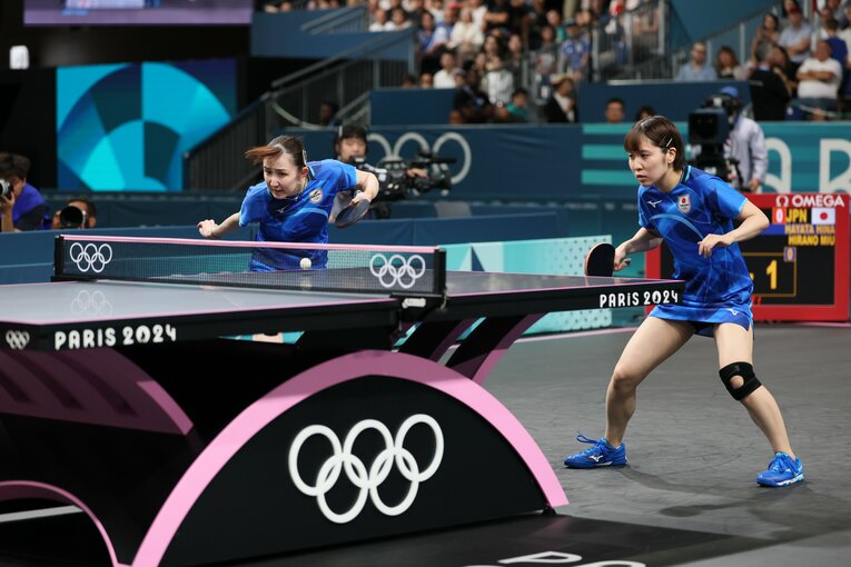 女子卓球団体準決勝、ダブルス平野・早田組　©Kaoru Watanabe/JMPA