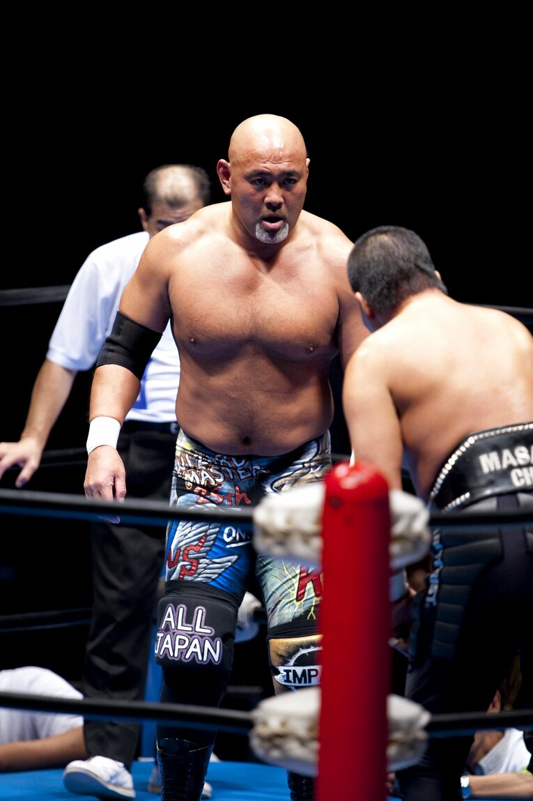 2009年、蝶野vs武藤　©BUNGEISHUNJU