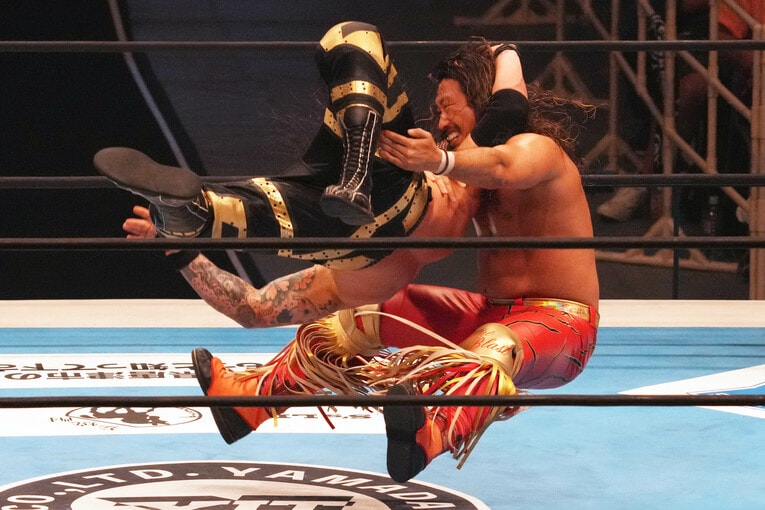 辻陽太vs.デビッド・フィンレー。7月21日、エディオンアリーナ大阪　©Essei Hara