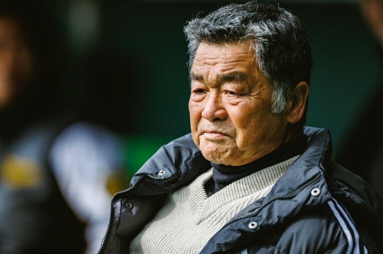 OB会長として今年も虎に熱視線を注ぐ川藤幸三氏 ／ photograph by Kiichi Matsumoto