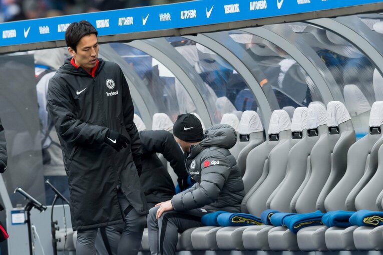 故障明けのためベンチを温める機会が増えているが、今なおフランクフルトにおいて不可欠な存在だ　©Getty Images