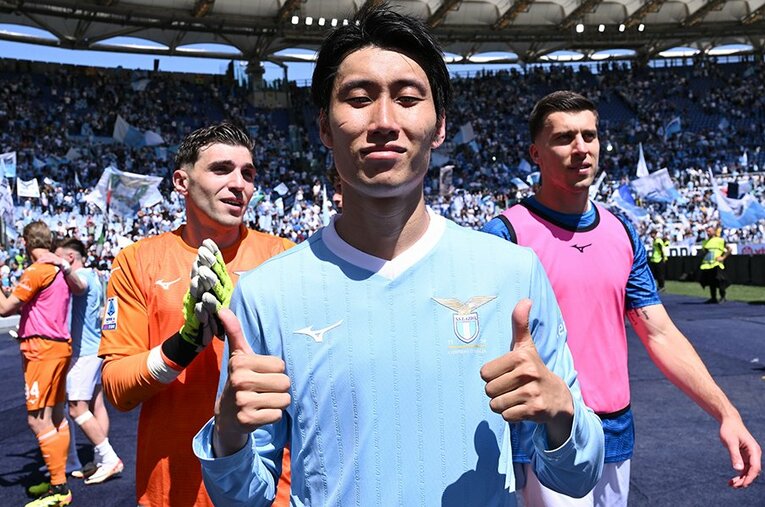 シーズン終盤戦で定位置を確保した鎌田大地だったが、ラツィオ退団を選択した ／ photograph by Image Photo Agency/Getty Images