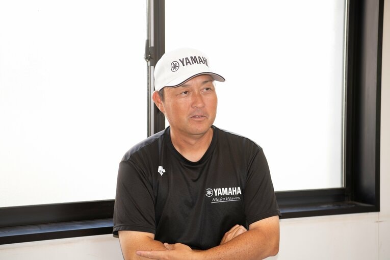 現在、ヤマハ野球部を率いる申原直樹監督 ©Kota Inoue