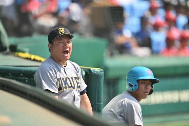 須江監督は高校野球界の新世代の名将として注目を集める　©Hideki Sugiyama