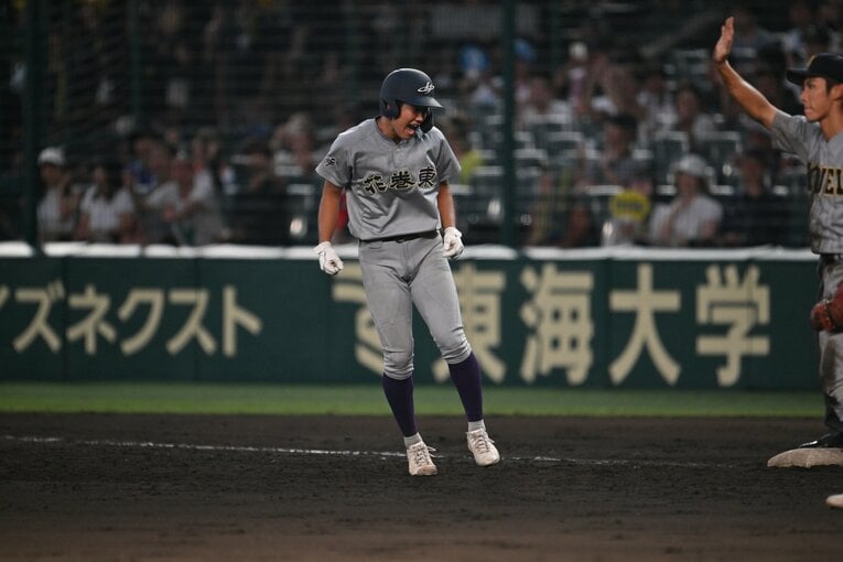 「麟太郎にまわせ！」花巻東の猛攻　©Hideki SUgiyama