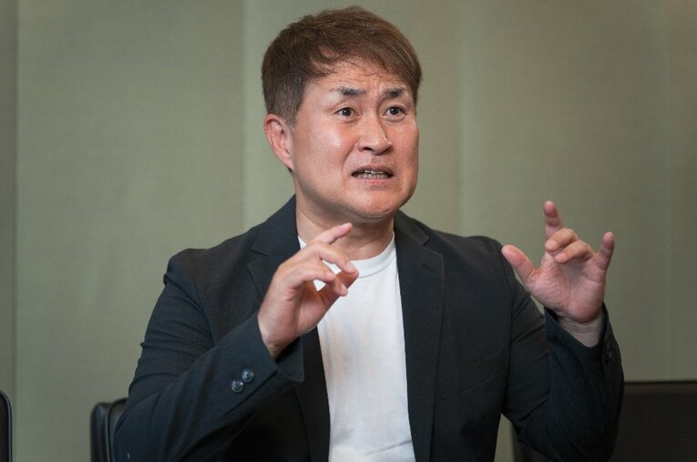 マニアックかつ豊富なレパートリーで人気のものまね芸人・神奈月。職人芸の裏に隠された“譲れない思い”を聞いた ／ photograph by Shiro Miyake