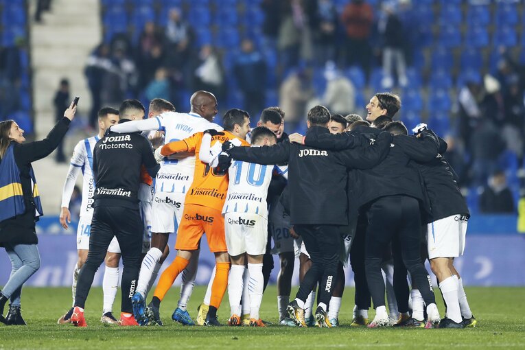 「W杯出番なし」からのリスタート…柴崎岳は今、スペイン2部でどうなっている？“思いを内に秘めたはず”30歳の今を撮った(33)