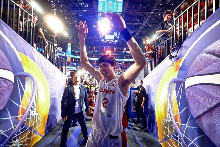 攻守に活躍を見せチーム2番目の21得点を挙げた渡邊雄太　©︎FIBA