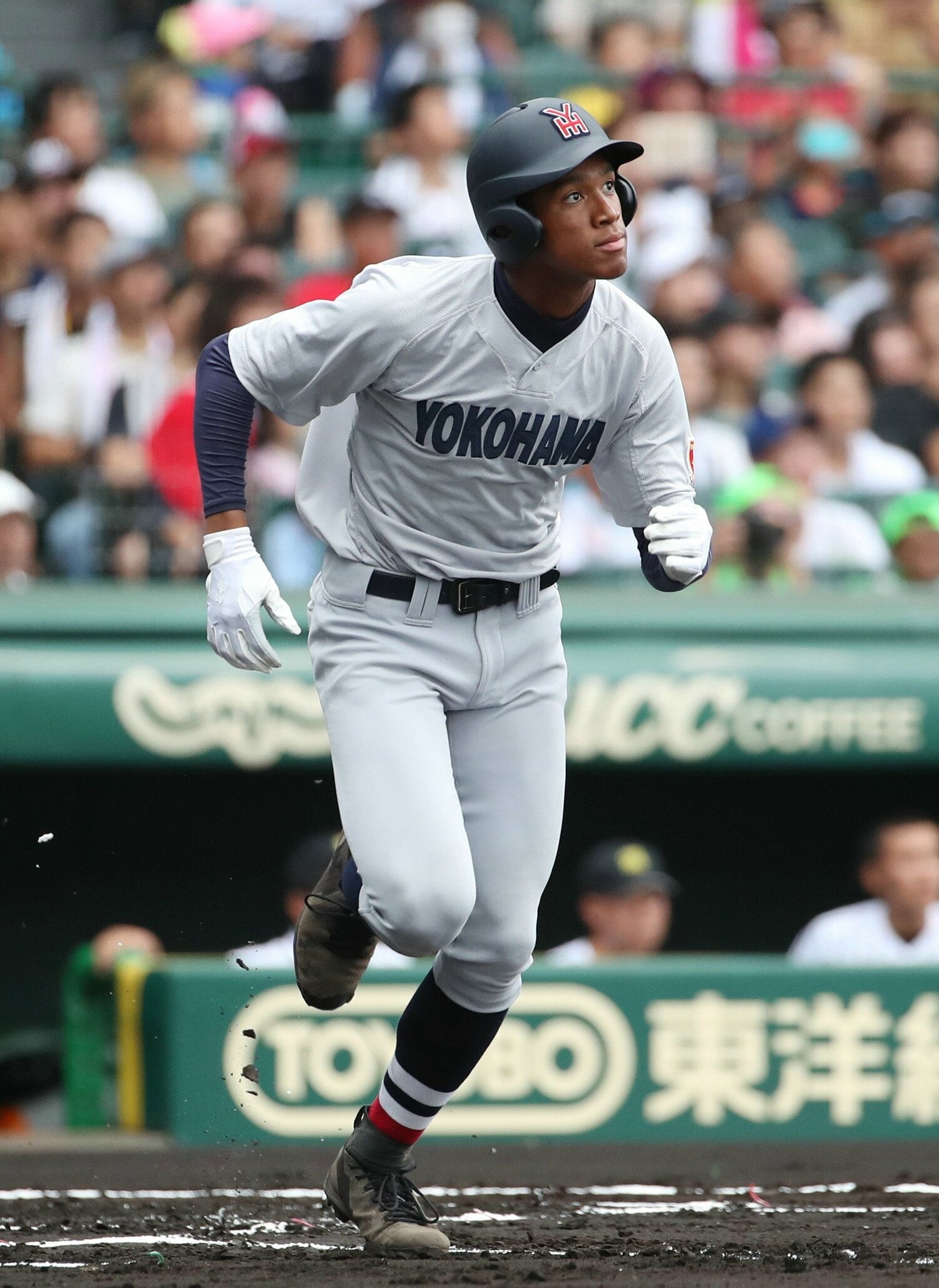 甲子園の舞台に登場した万波　©JIJI PRESS