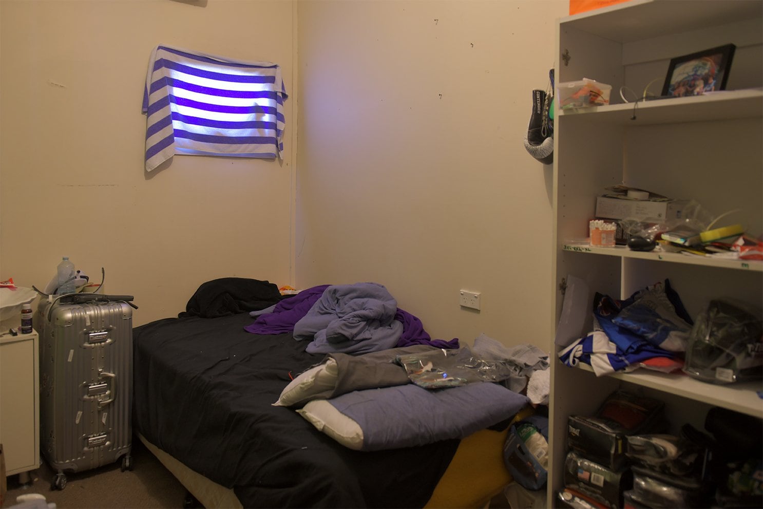 ジムの入口近くにある内藤律樹が暮らす部屋　©Kokou Sekine