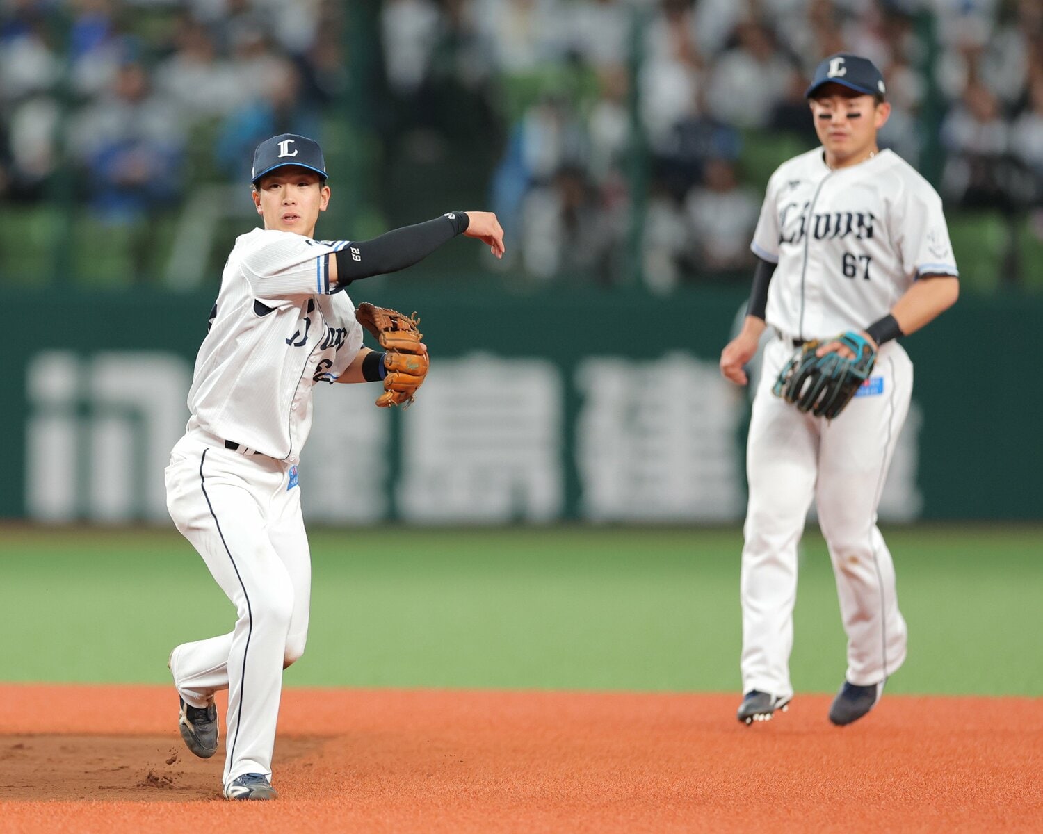 164センチ、65キロ。育成出身ながら、華麗な守備で頭角を現した西武・滝澤夏央、22歳 ©JIJI PRESS