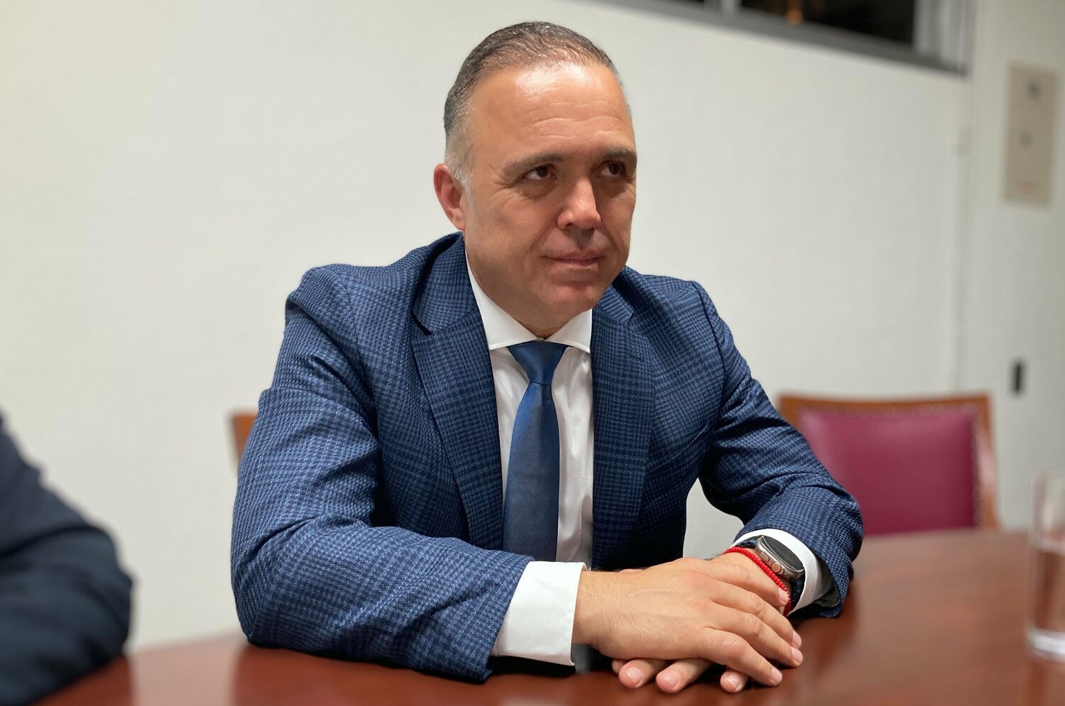 4月6日、メキシコ大使館で取材に応じたビチャラ氏　©NumberWeb