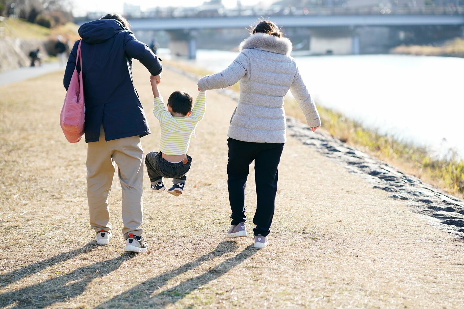 家族でお散歩（2024年1月撮影）©︎Shizuka Minami