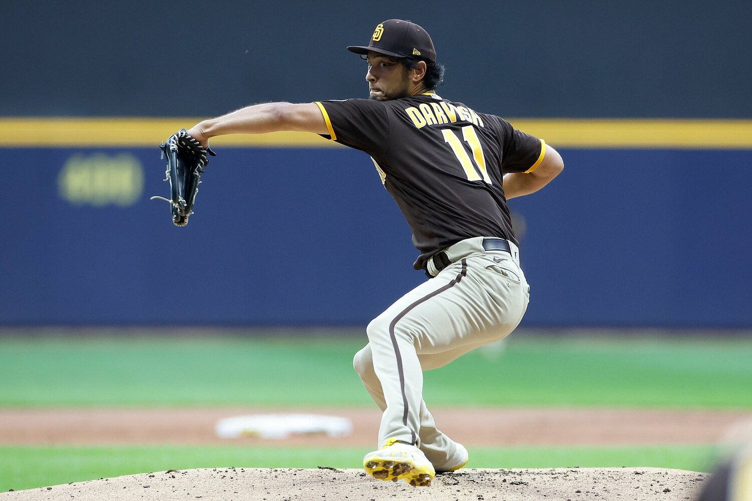 大谷だけでなく、ダルビッシュもシーズン後半は右肘の炎症に苦しむシーズンとなった　©Getty Imgaes