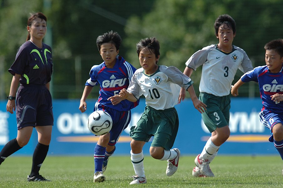 “サッカー小僧”中島翔哉が日本の「10番」になるまで。＜Number Web＞ photograph by TOKYO VERDY