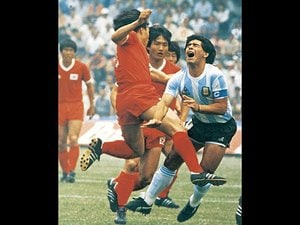 マラドーナに「テコンドー」と揶揄された韓国サッカー　86年メキシコW杯で生まれた因縁と勲章