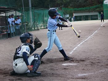 低反発金属バット導入は一石三鳥だ。高校野球の金属バット問題を考える。＜Number Web＞ photograph by Ko Hiroo