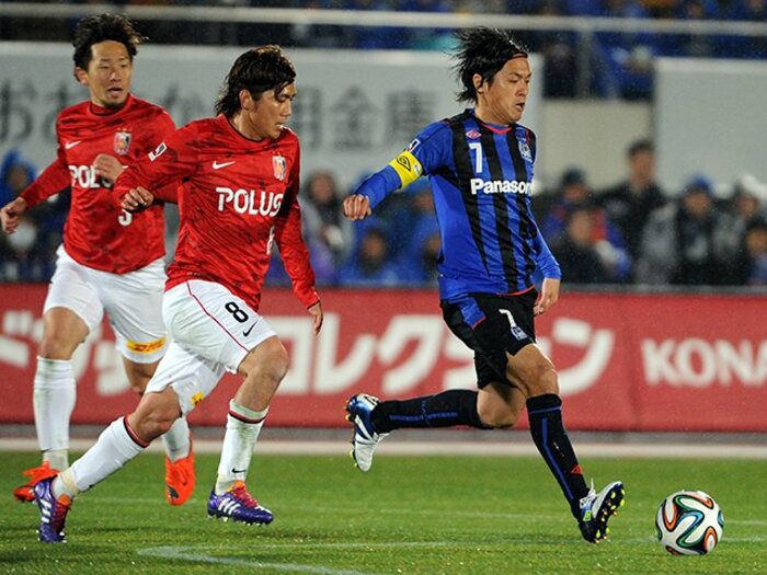 宇佐美の穴と、「FW遠藤」の限界。初戦黒星のG大阪に危機感はあるか。<Number Web> photograph by Getty Images