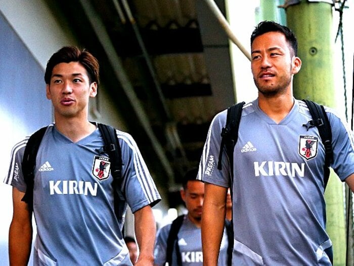 風間八宏が見た“サッカー日本代表、不調の原因”「大迫勇也31歳と吉田麻也33歳の“距離”がポイント」「“ポスト大迫”と聞かれても…」<Number Web> photograph by AFLO