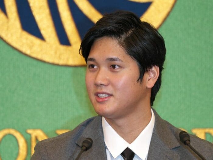 大谷翔平の記者会見「質問レベルが低すぎ」論争で思い出す、引退の浅田真央に「トリプルアクセルに声をかけるなら?」の意外な結末<Number Web> photograph by Hideki Sugiyama