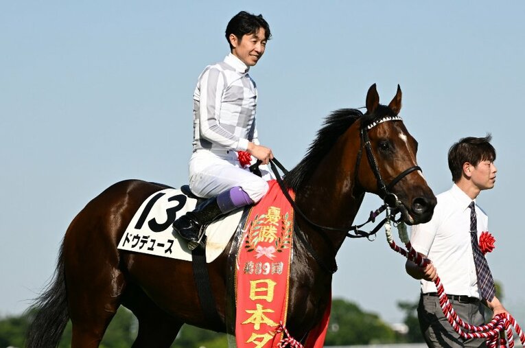 2022年、ドウデュースで6度目のダービー制覇を成し遂げた武豊。元騎手見習いの芸人・松下慎平は、憧れの名手と対面することができるのか ／ photograph by Keiji Ishikawa