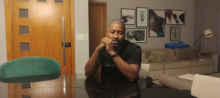 エジミウソンの豪華お宅と家族のラブラブぶり…写真はまだまだ続きます　©Hiroaki Sawada