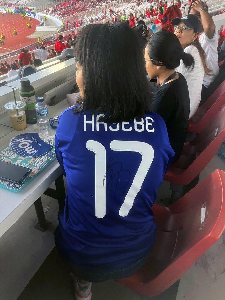 背中はもちろん「HASEBE 17」 ©Yusuke Mimura