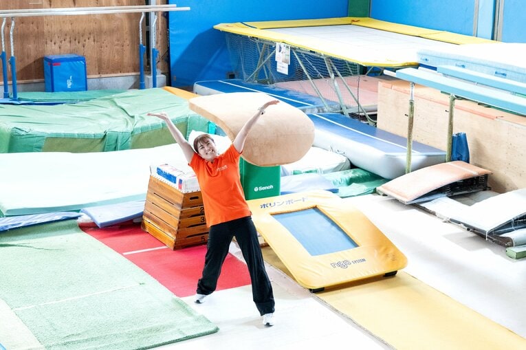 現在は姫路市の体操クラブ『おさるの森』で、ダンス教室などのインストラクターを務めている　©Takashi Shimizu