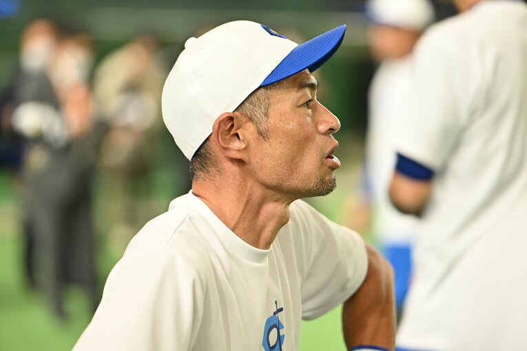 イチロー「僕がいなかったらできないから」女子高校選抜戦までの怪我とプレッシャーとの“知られざる戦い”…試合後に輝いた“49歳の笑顔”(71)