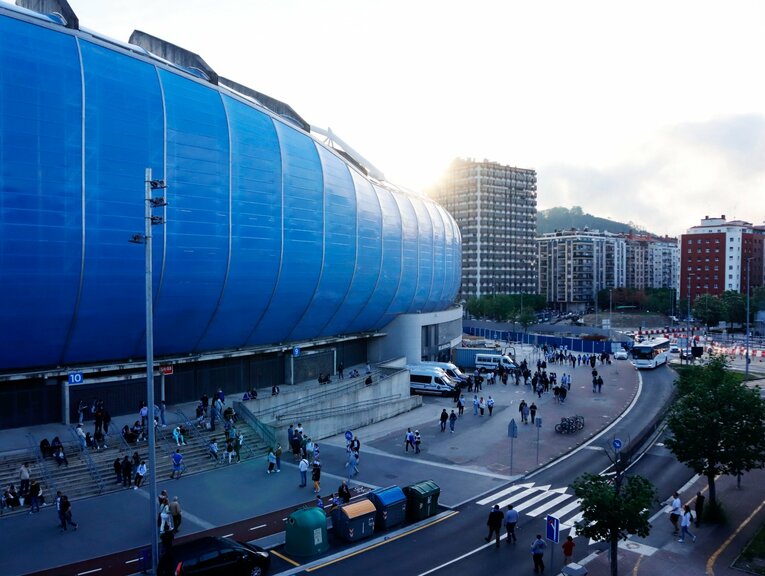 「だってタケ上手いから」バスクの少女が久保建英推し、肩ポンポンされたボールボーイは…“画面に映らない愛されぶり”をカメラマンは見た(3)