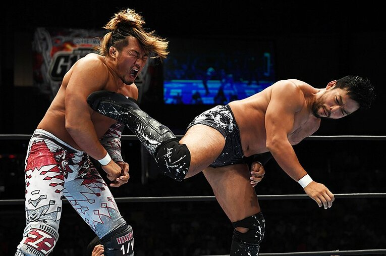 「迷子」とKENTAを批判した棚橋弘至だったが、試合では返り討ちにあってしまう。 ／ photograph by Essei Hara