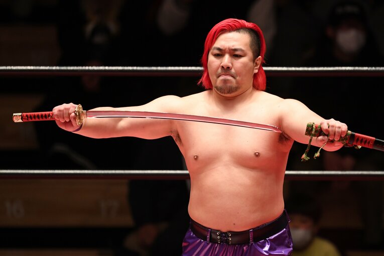 元日のZERO1。刀を抜く菅原拓也