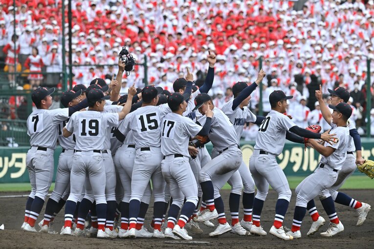 決勝戦は智辯和歌山を圧倒　©Hideki Sugiayma