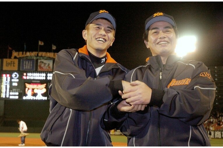 前田幸長と工藤©JIJI PRESS