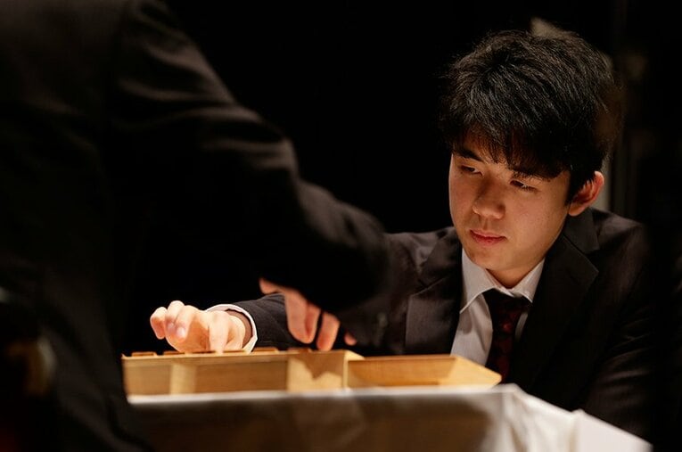 藤井聡太 ／ photograph by Tadashi Shirasawa