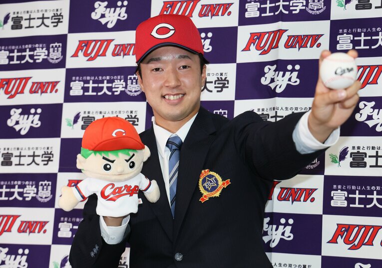 11月のドラフトで広島から２位指名を受けた佐藤柳之介投手　©JIJI PRESS