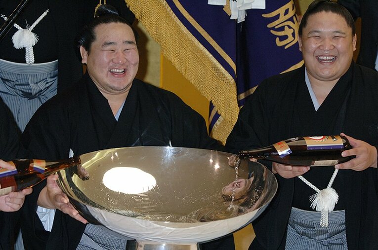 第68代横綱・朝青龍。輝かしい成績とともに世間から“破天荒”という世間のイメージだったが、その裏には知られざる苦悩があった。　©Takashi Shimizu/JMPA