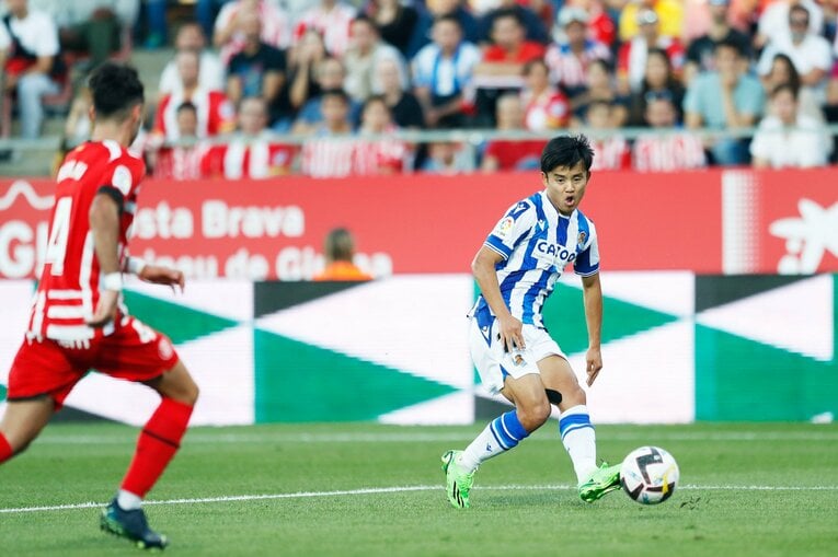 久保建英、ソシエダ同僚に「次は頼むよ」とウインク… カメラマンが収めた“1ゴール1アシスト＋余裕・信頼度アップの決定的瞬間”(17)