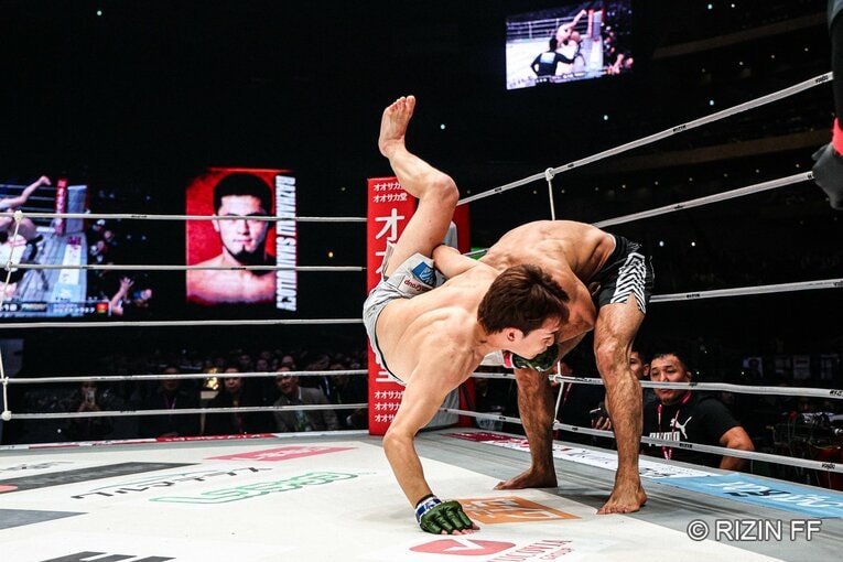 朝倉未来vsシェイドゥラエフ【スワイプするとそのほかの写真もご覧になれます】　©RIZIN FF