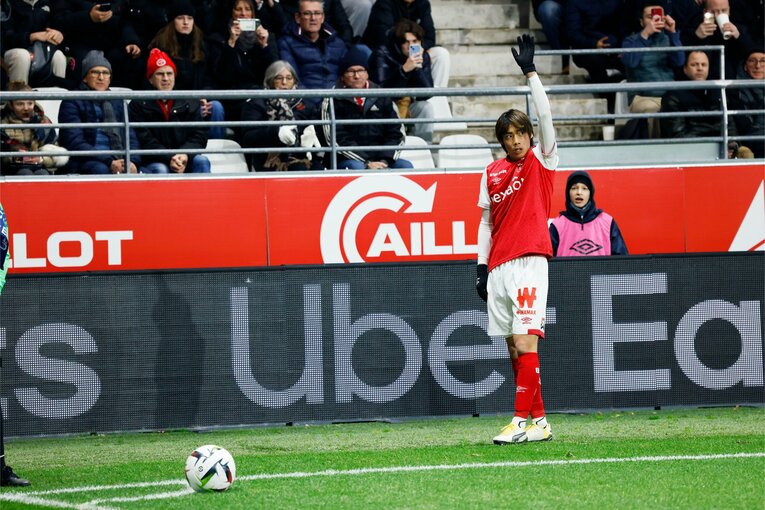 アジア杯日本代表・伊東純也と中村敬斗の“フランスで愛される日常”…日本語で「あなたは私のお気に入り」アジア杯でも期待の両ウイングを撮った(12)